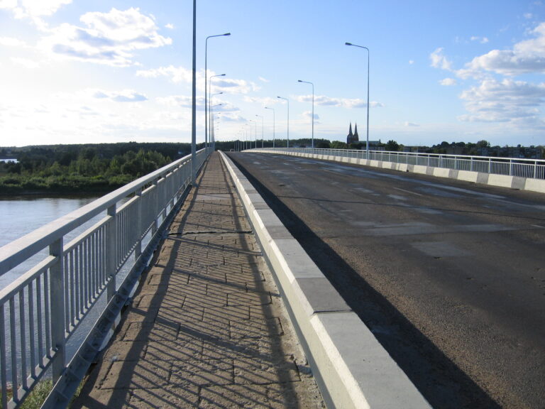 Ilgiausias automobilių tiltas