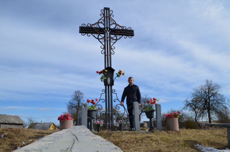 Aukščiausias kalto metalo kryžius