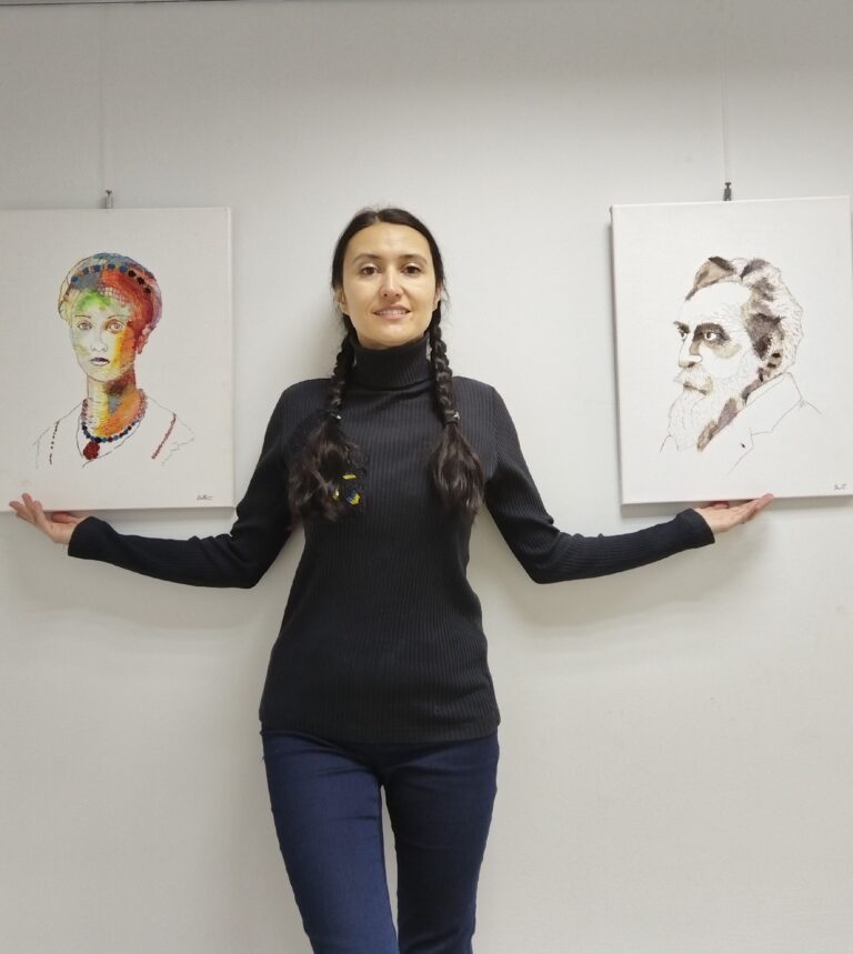 Didžiausi rankom siuvinėti portretai