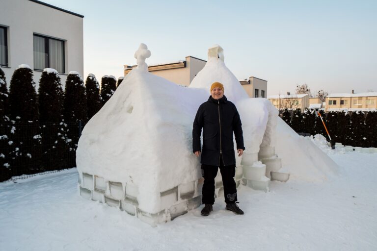 Didžiausias kulto pastatas iš sniego